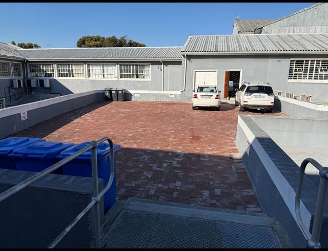 117M² BUILDING TO LET IN OBSERVATORY